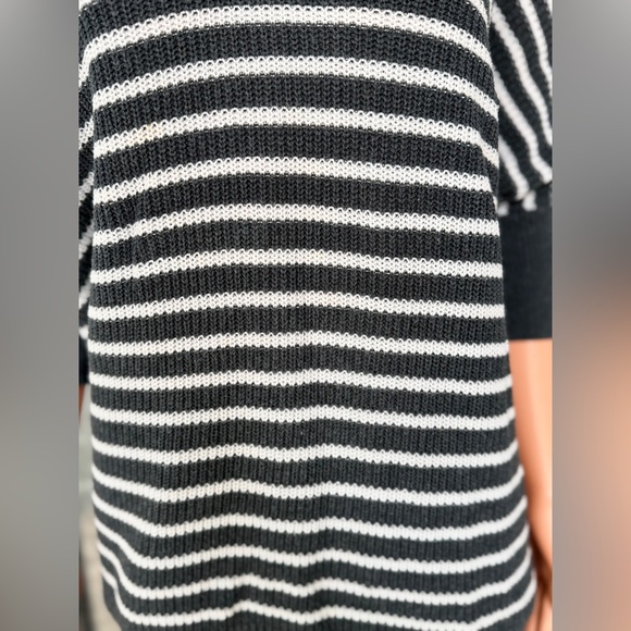 Express Navy and White Knit Sweater - Picture 7 of 10